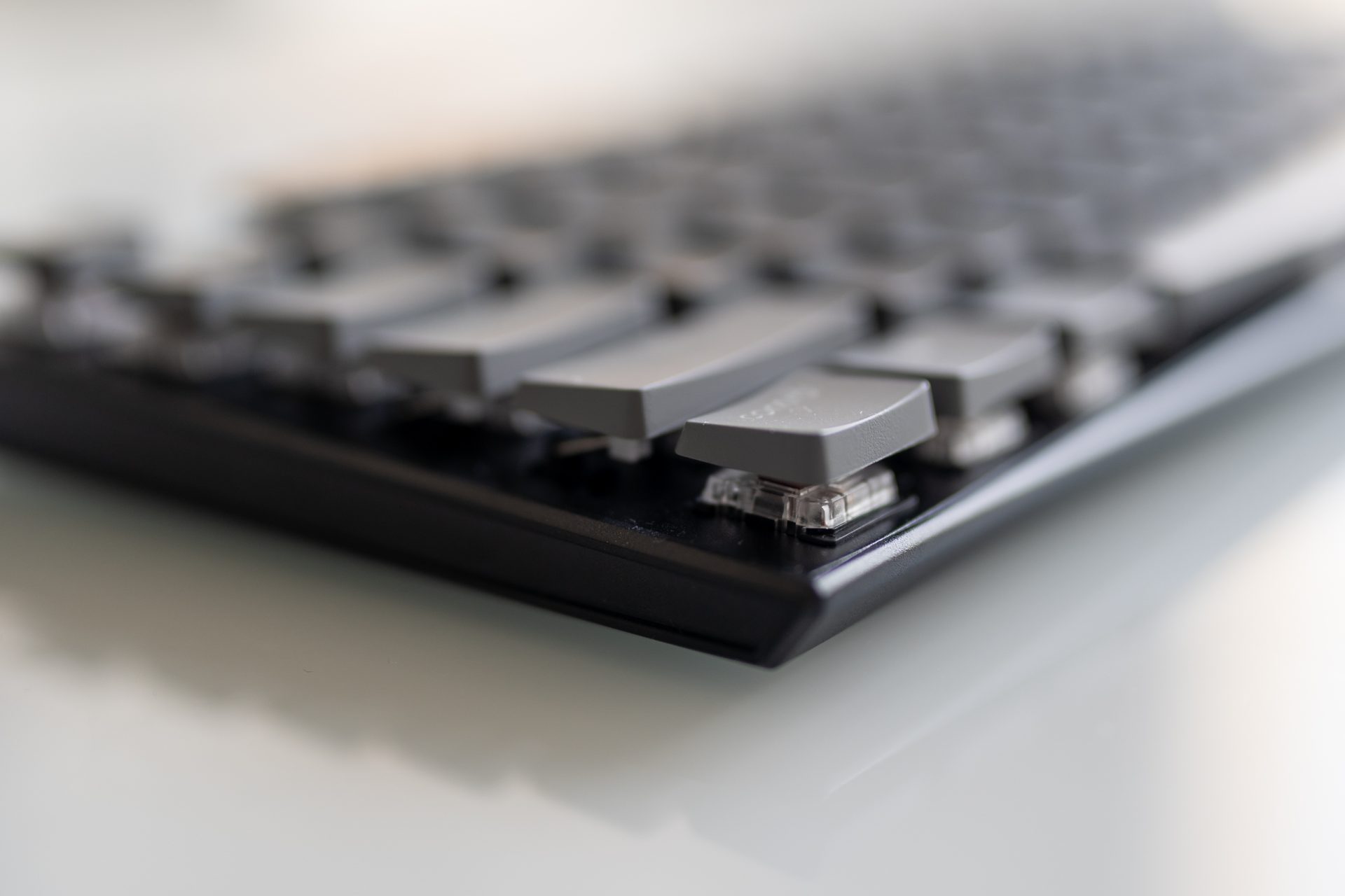 配置了一套台式电脑（R5800X + 6600XT）