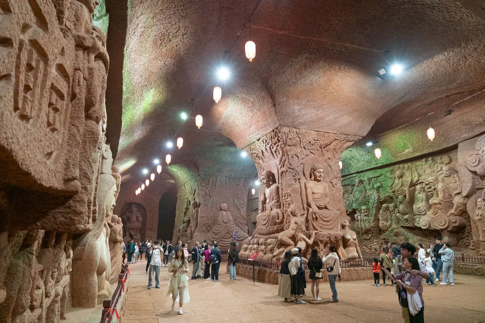 东方佛都的地宫内部