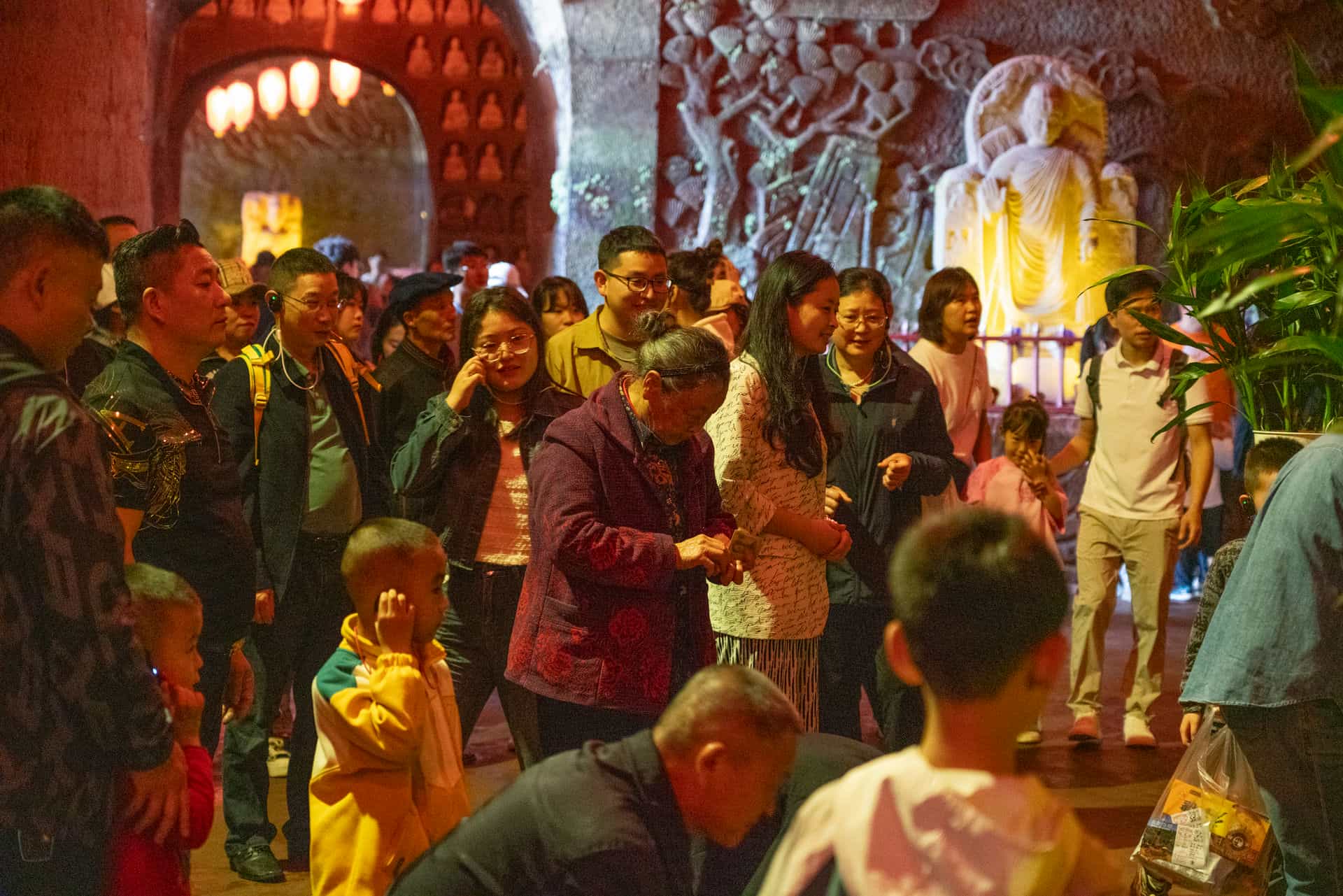 东方佛都的地宫内部