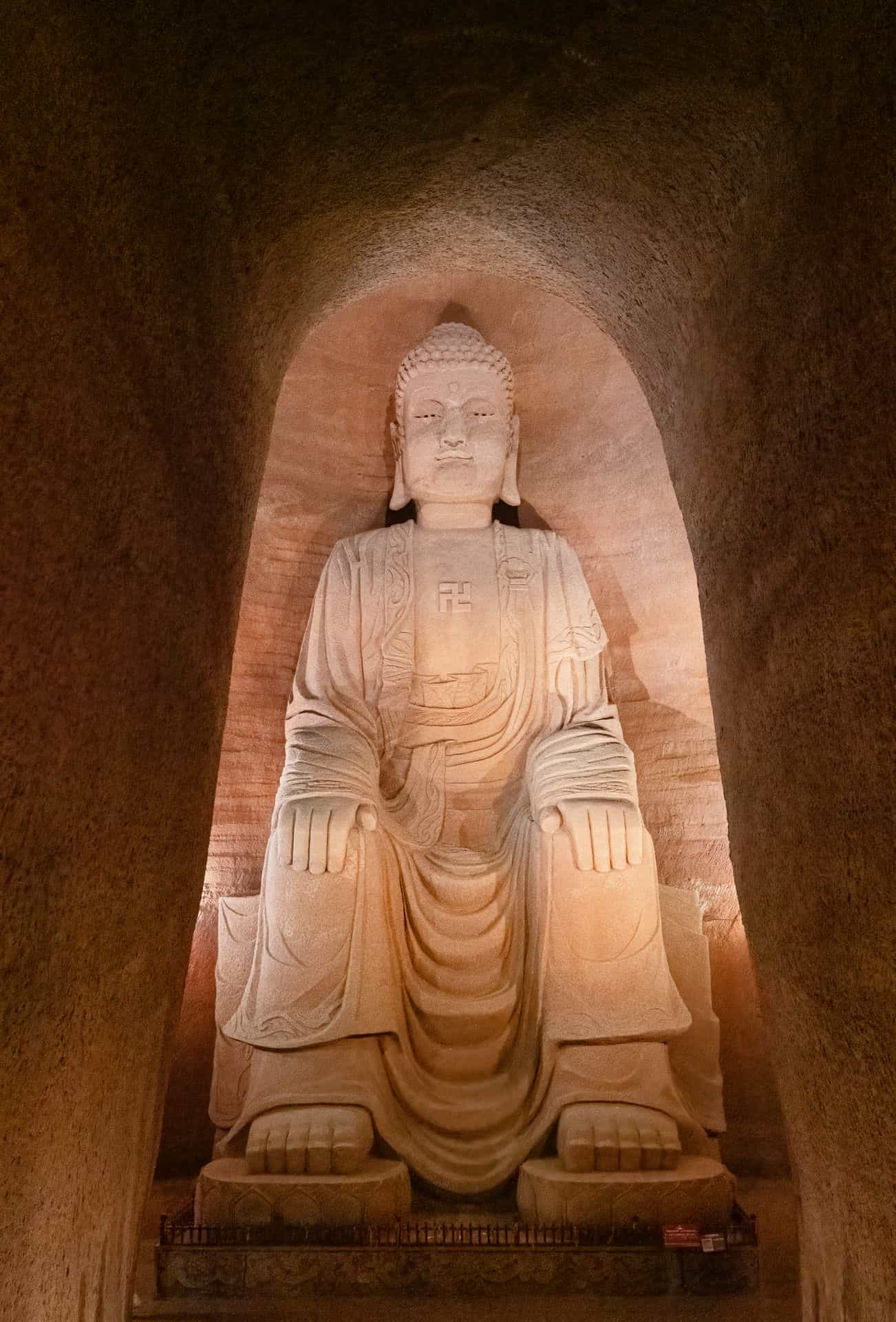 东方佛都的地宫内部释迦牟尼做佛