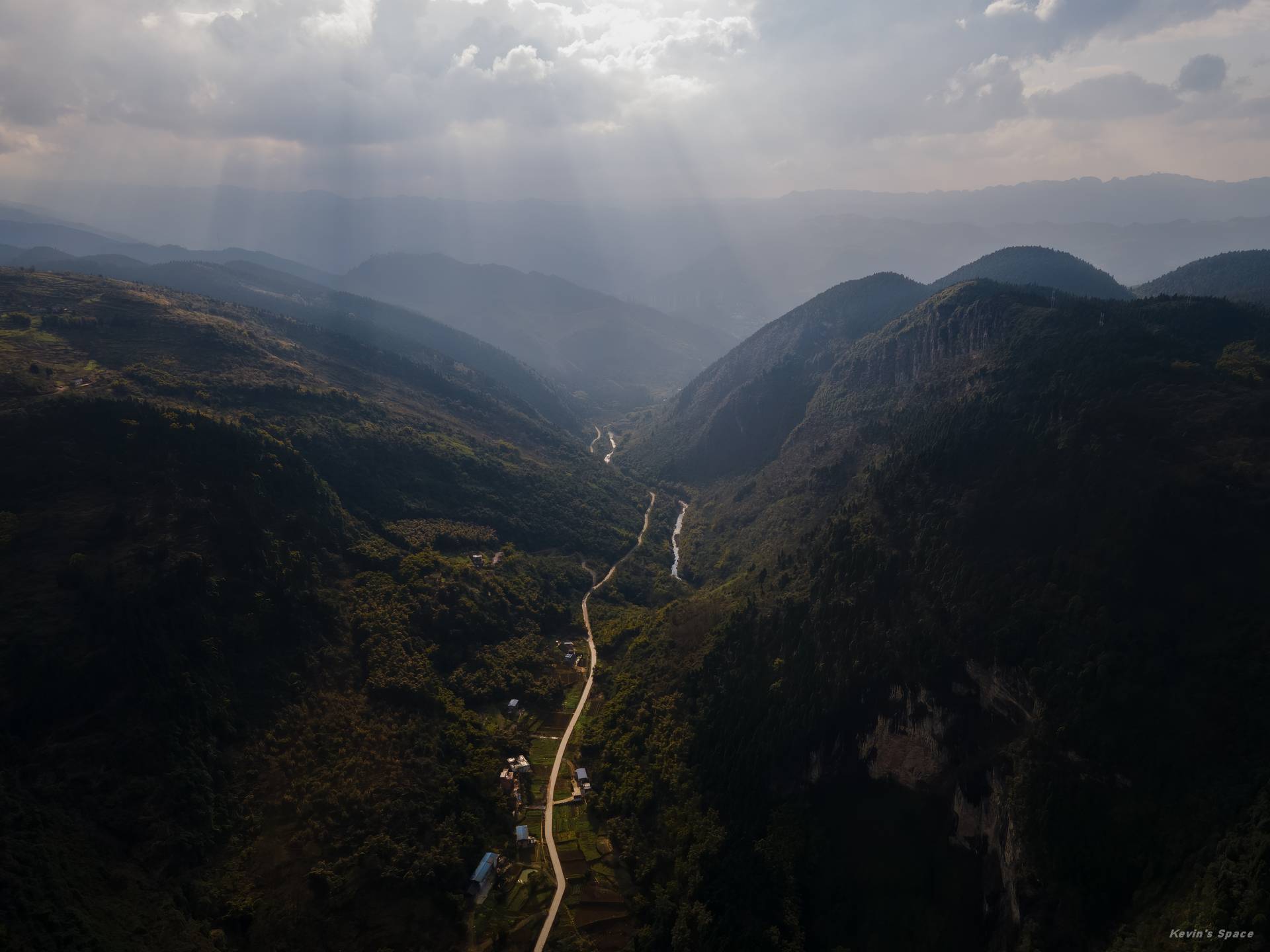 乌江画廊。重庆·涪陵乌江画廊观景台拍摄，2021年