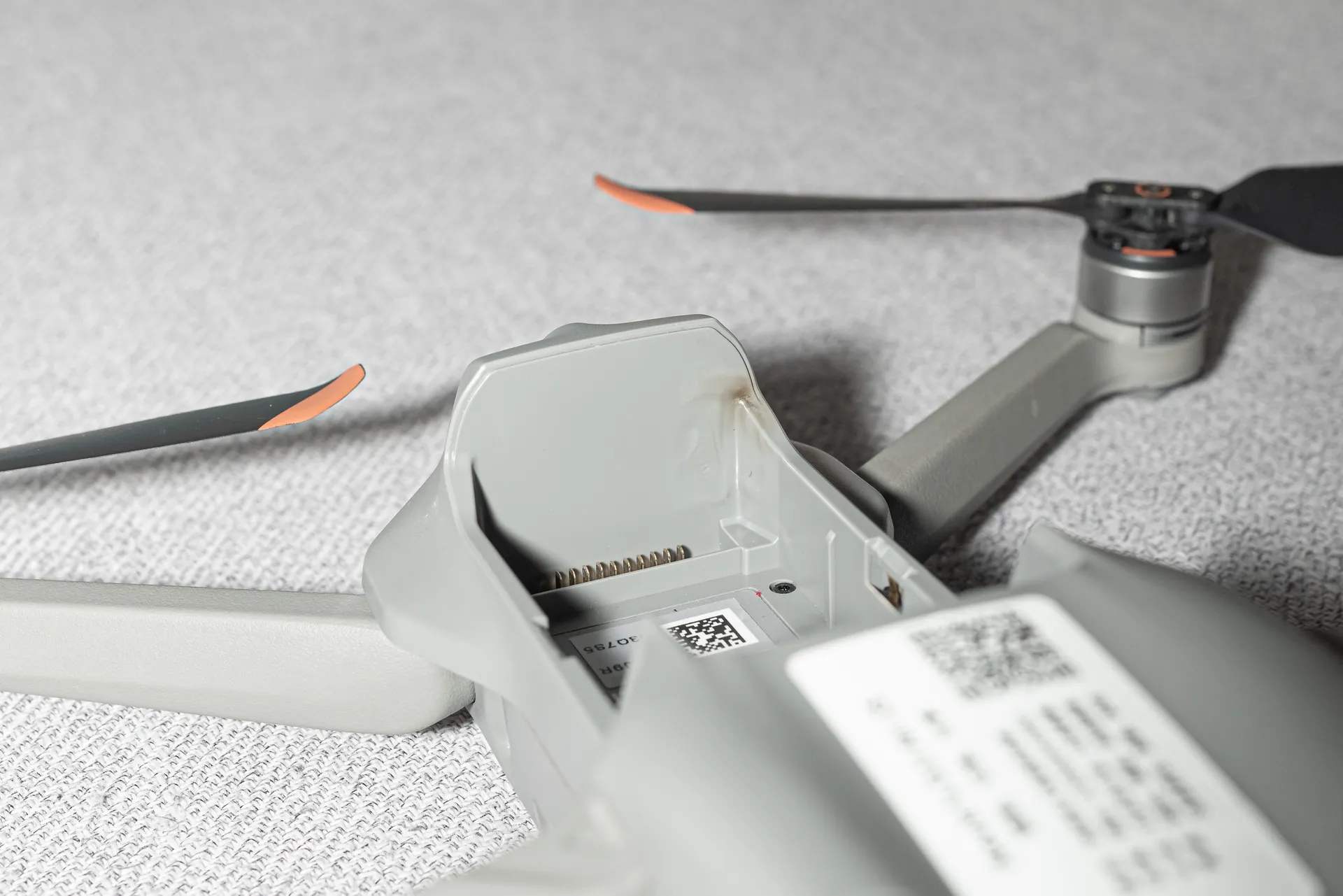 DJI MAVIC AIR2S 飞行中电池自燃如何处理