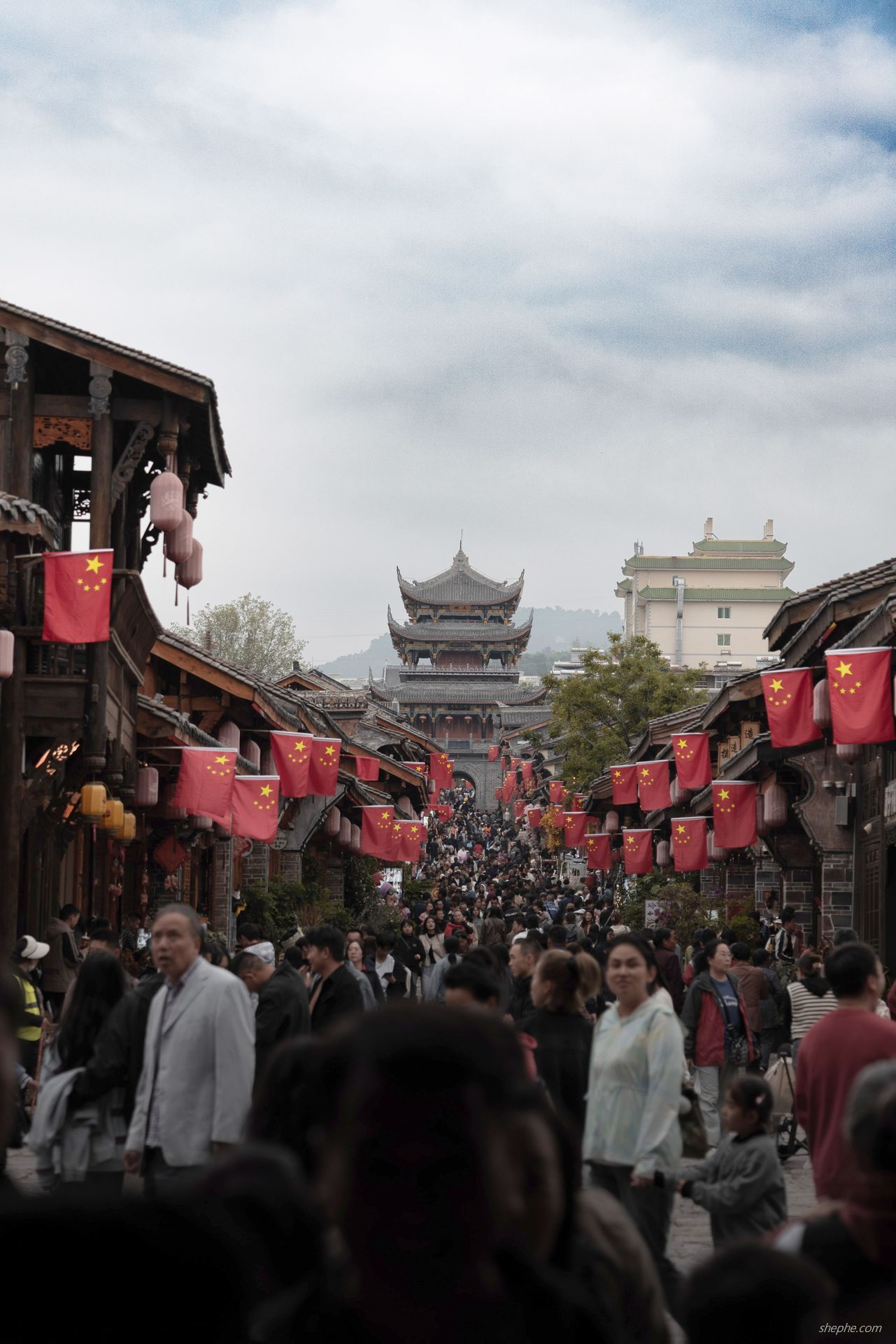 远眺建昌古城四牌楼