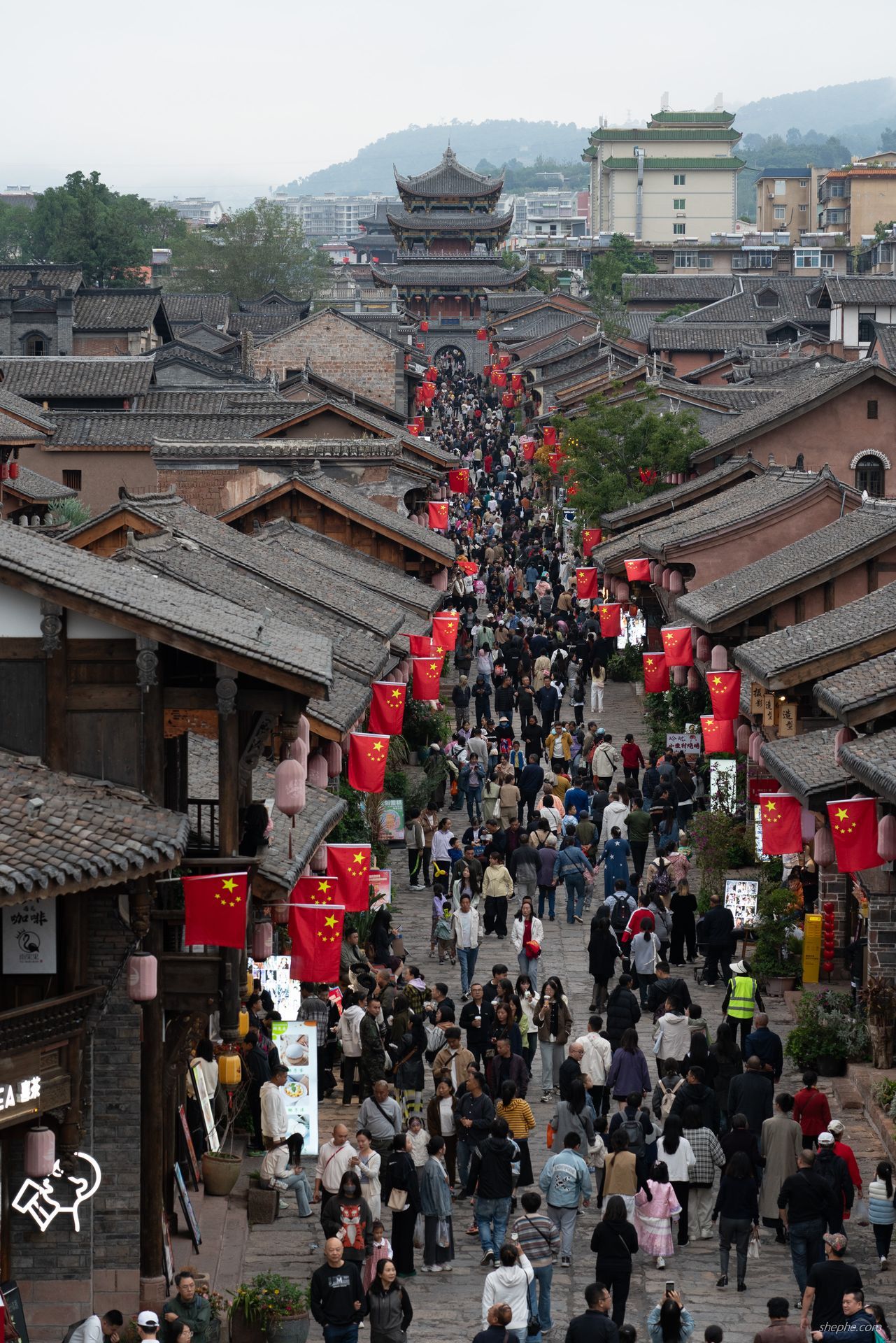 站在大通门上拍四牌楼