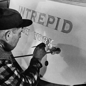 巧用构图指出画面重点（转自《摄影构图学》）