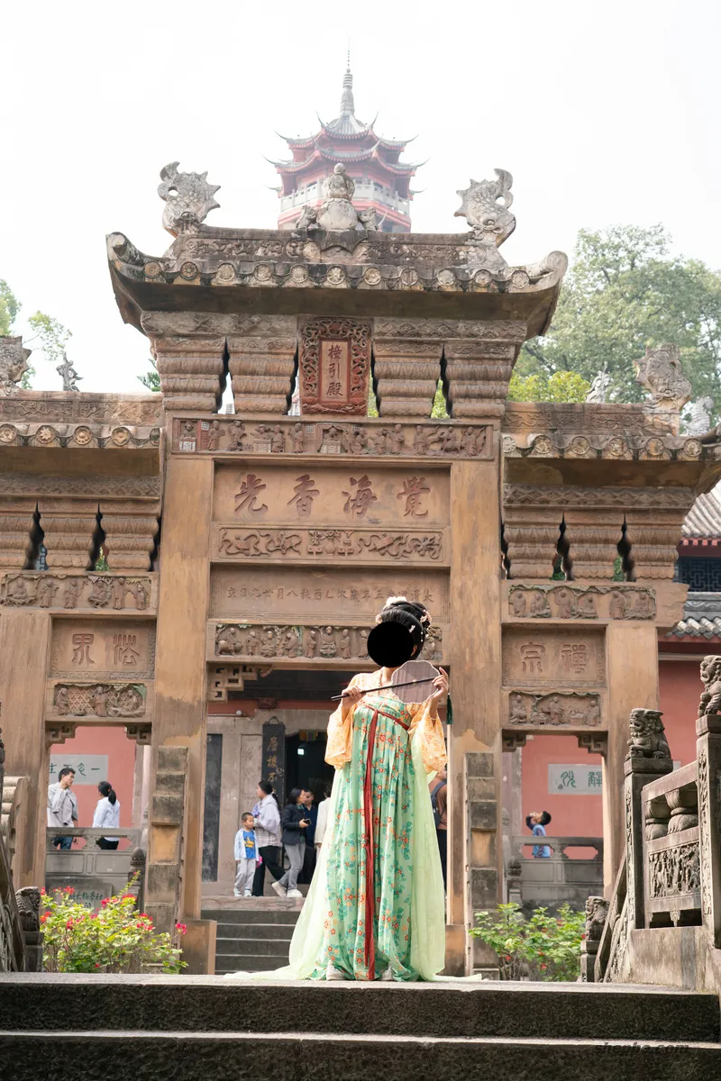 Lightroom Classic 重磅更新：一键智能移除照片中的干扰人物