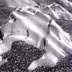 从正负空间到质感：摄影构图中的深层视觉语言