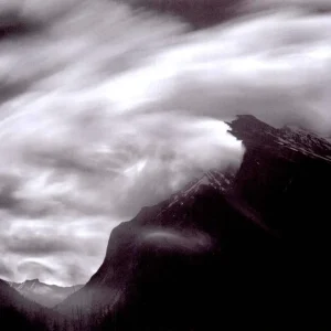 从光圈到景深：掌控清晰度与模糊效果的构图艺术