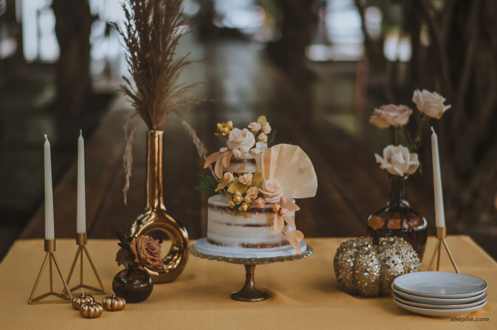 婚礼蛋糕怎么拍？构图、光线与参数全流程详解