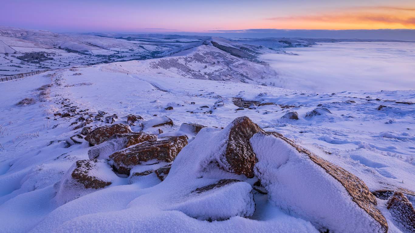 群山的母亲  |  马姆托尔山，德比郡，英格兰 (© john finney photography/Getty Images)  -  2026/02/22
