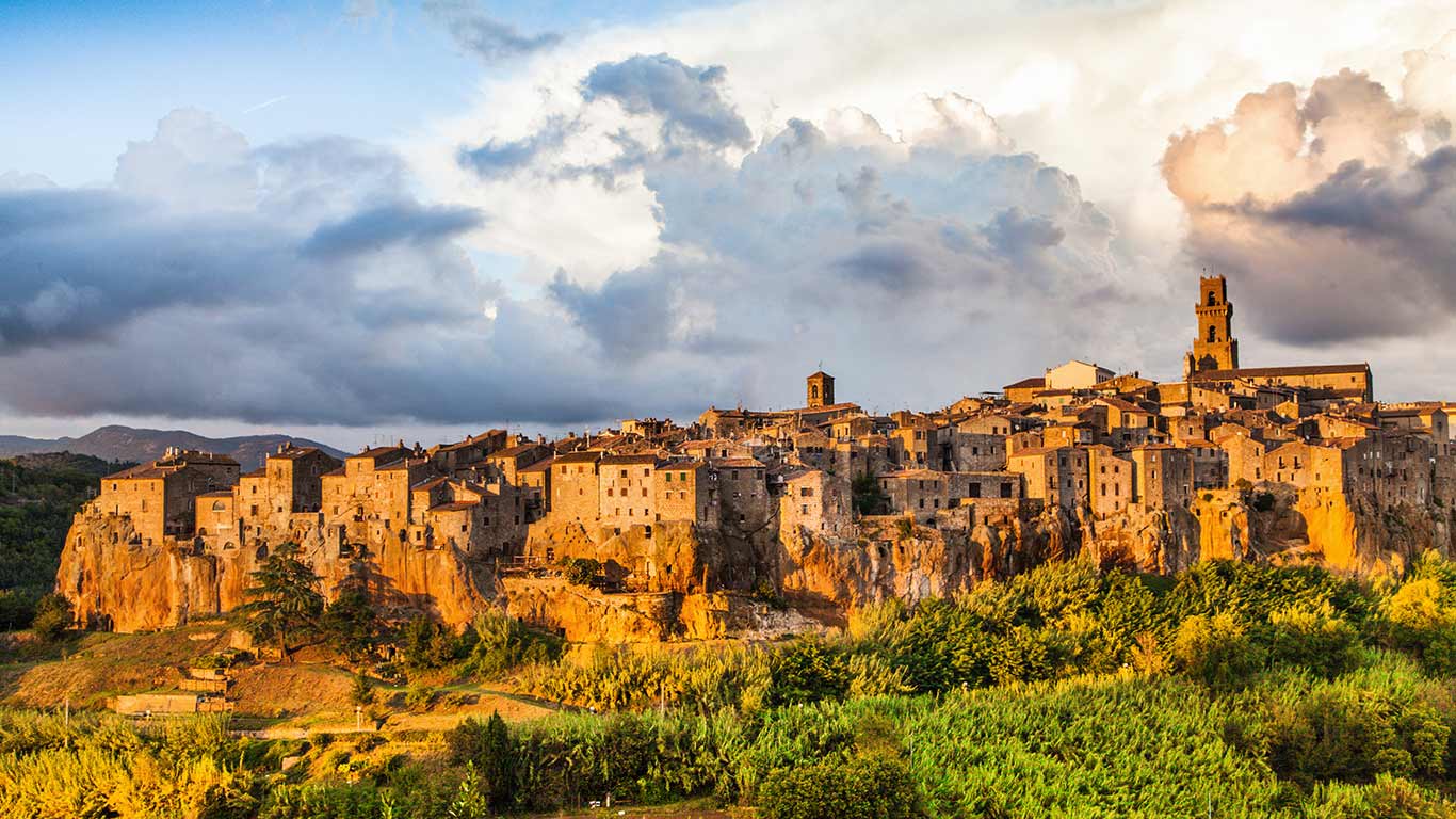 一场穿越时空的旅程  |  中世纪古镇皮蒂利亚诺, 托斯卡纳, 意大利 (© bluejayphoto/Getty Images Plus)  -  2026/05/14