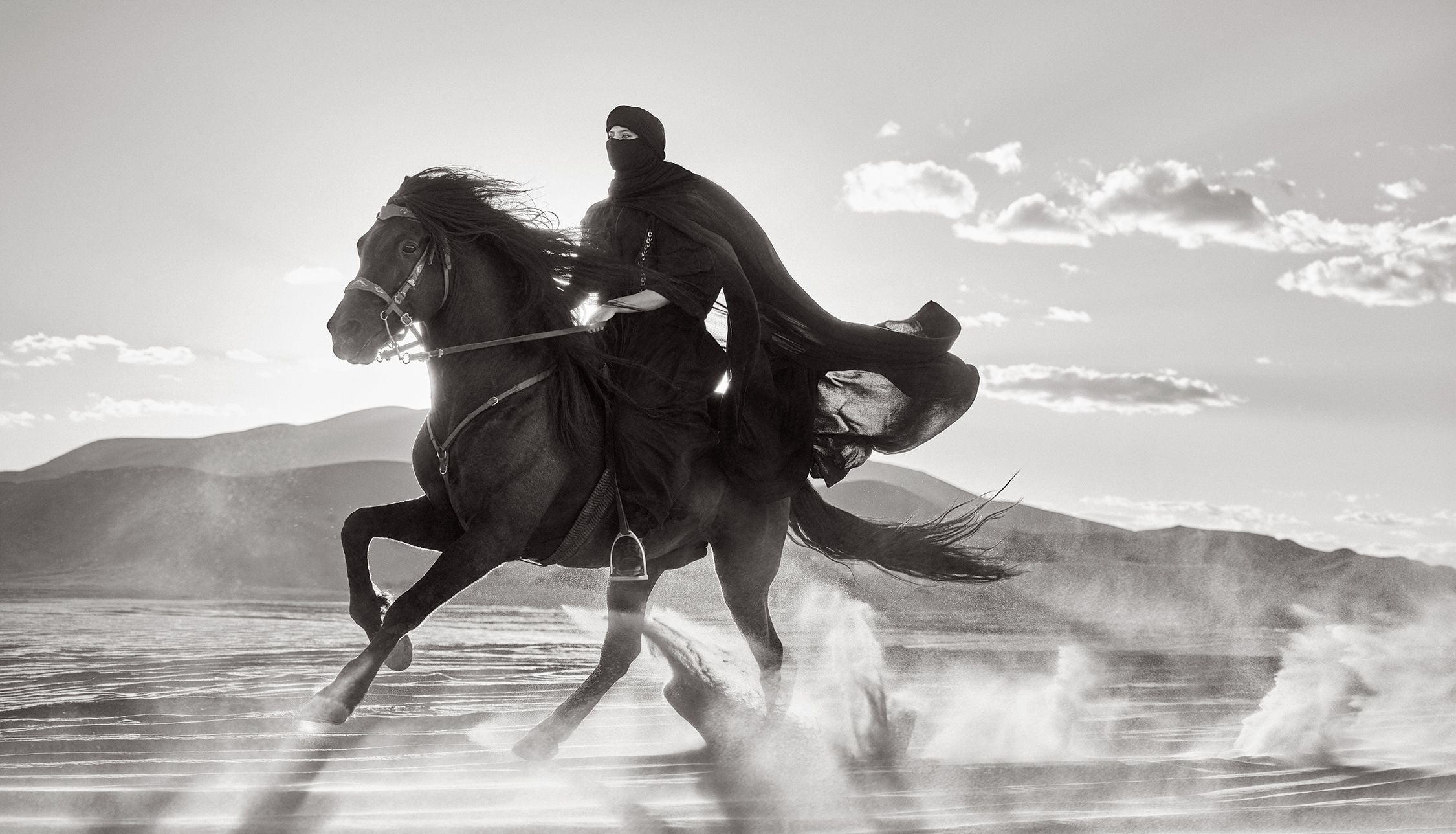 《苏醒》(Awakening),选自《Reverie》。摄影:Drew Doggett。图片来源:Drew Doggett 官方网站。