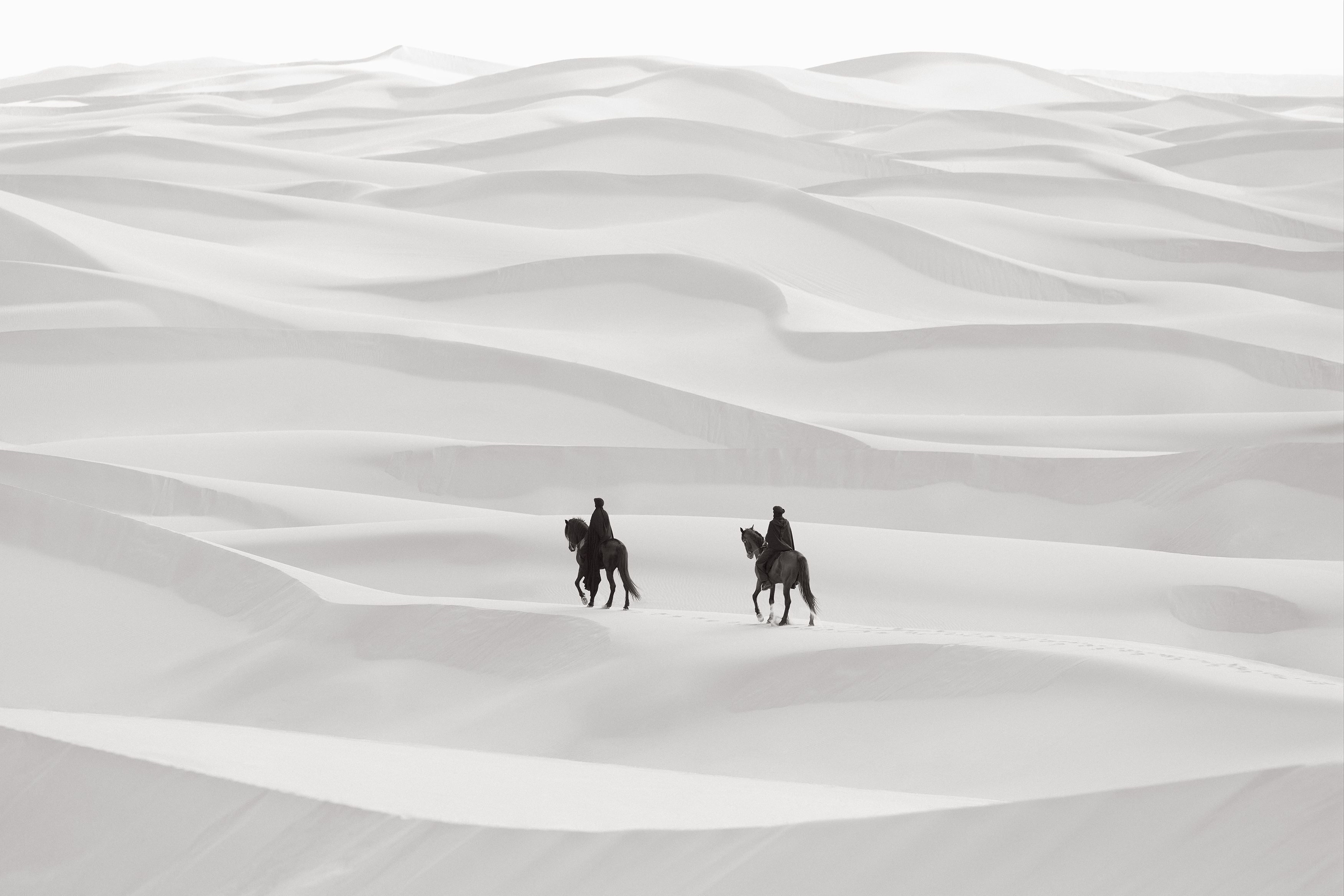 《越过》(Beyond),选自《Reverie》。摄影:Drew Doggett。图片来源:Drew Doggett 官方网站。