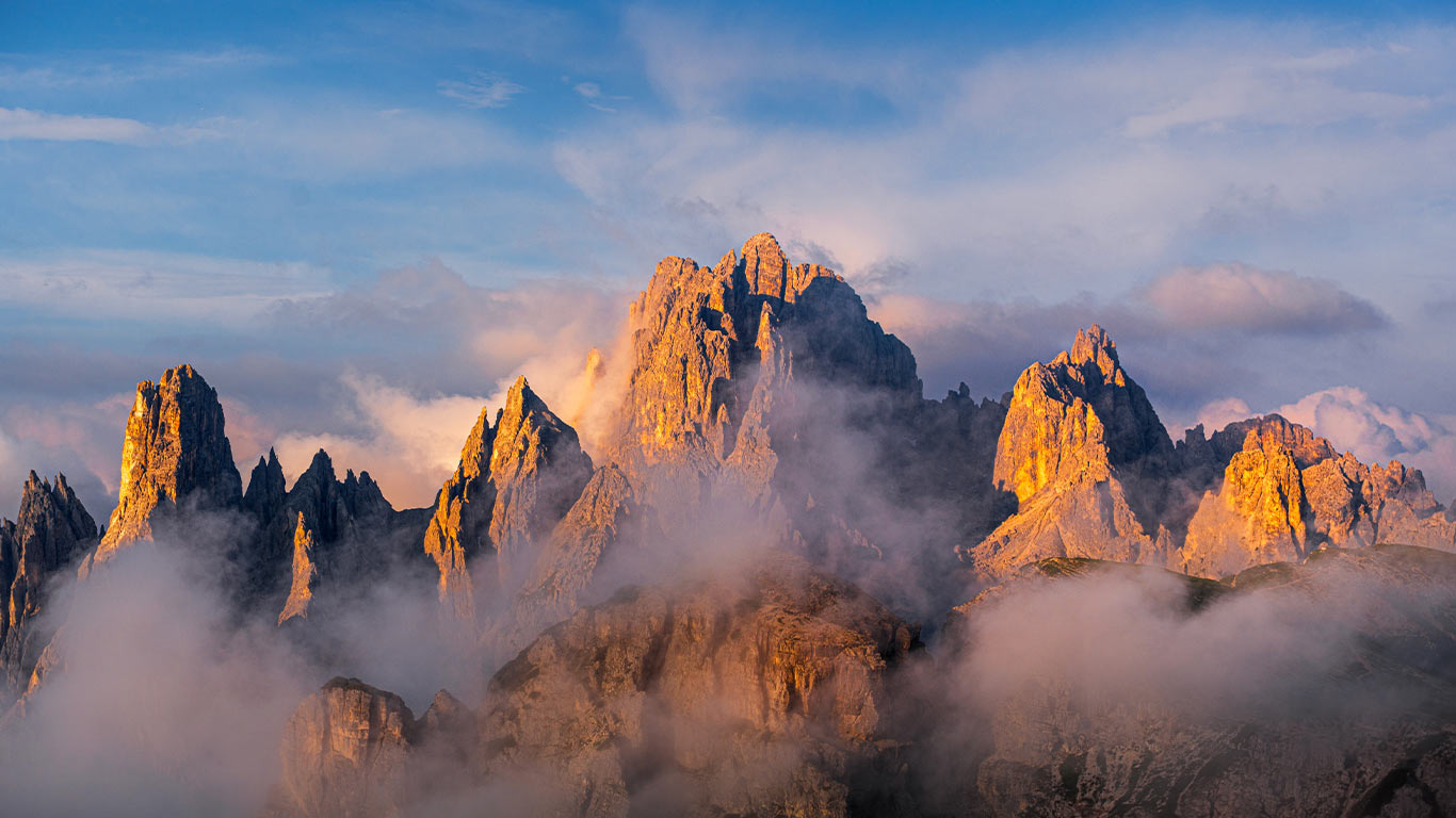 高处的珊瑚礁 | 米苏里纳群峰,多洛米蒂山脉,威尼托大区,意大利 (© Vithun Khamsong/Getty Images) - 2026/09/13