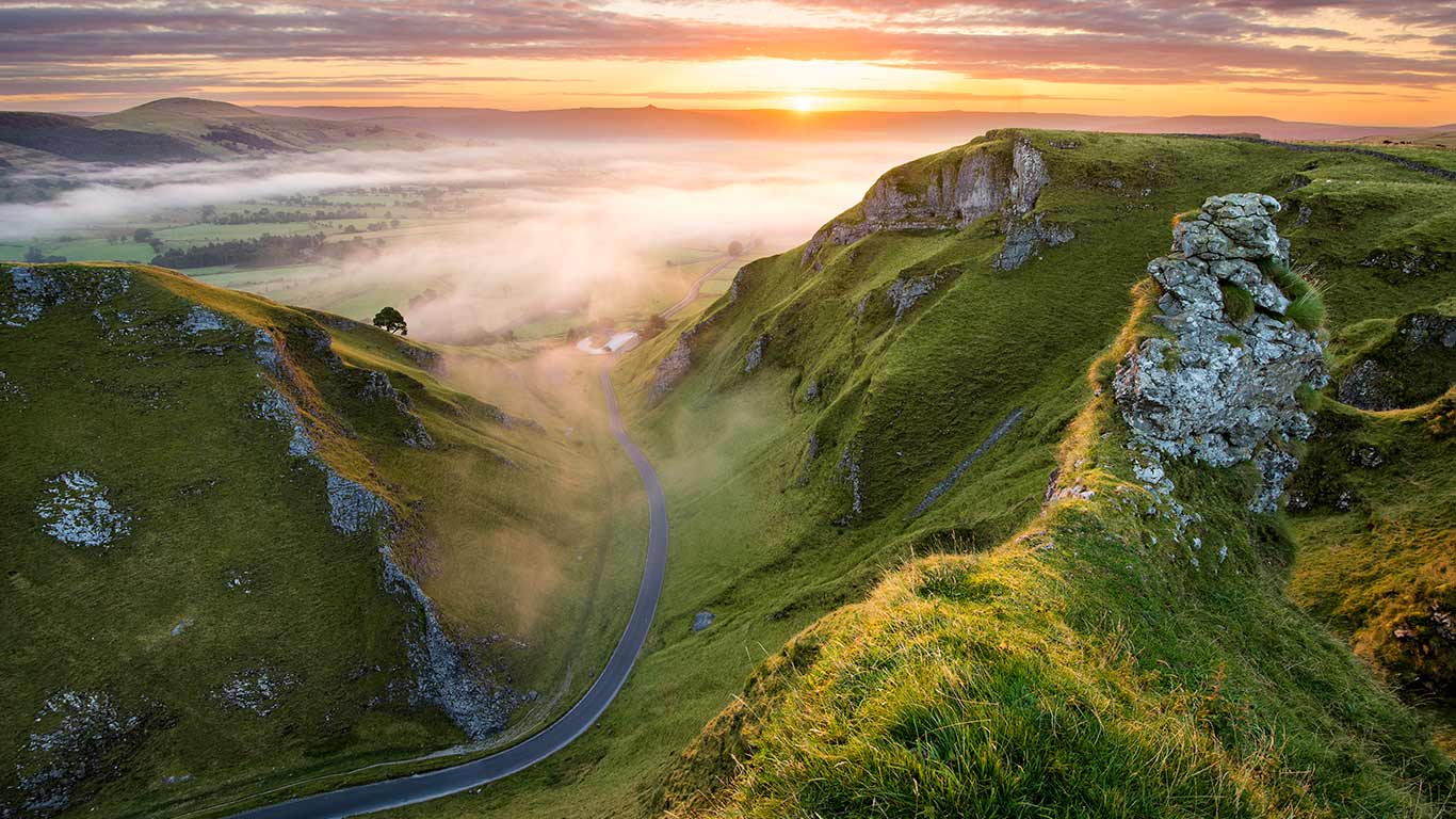 穿越山口腹地 | 温纳茨山口，峰区国家公园，英格兰 (© Daniel_Kay/Getty Images) - 2026/09/18