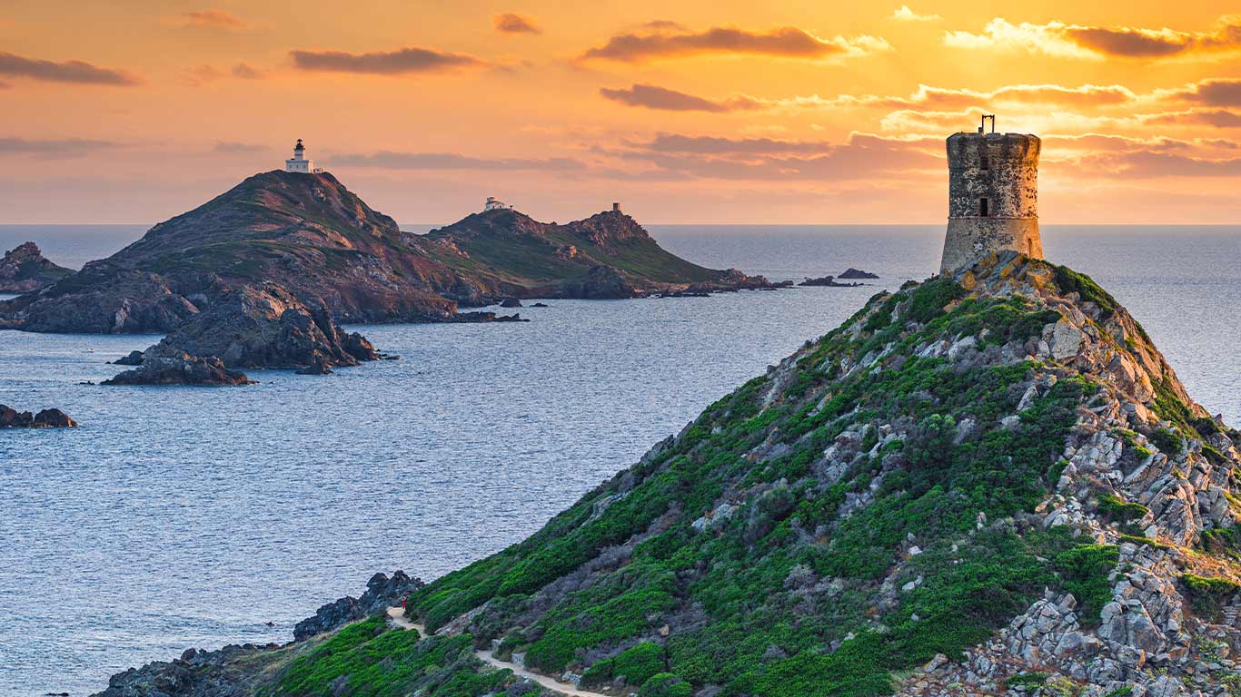 科西嘉岛的岩石前哨 | 桑吉奈尔群岛景观,摄自科西嘉岛,法国 (© Francesco Riccardo Iacomino/Getty Images) - 2026/10/09